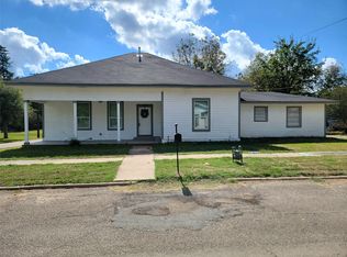 400 W Washington St, Clarksville, TX 75426