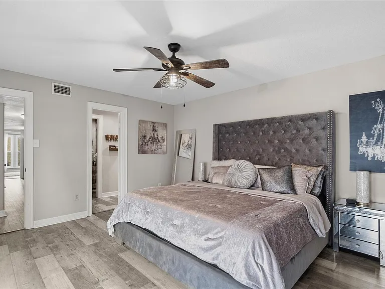2938 Camelot Ln — Photo 18