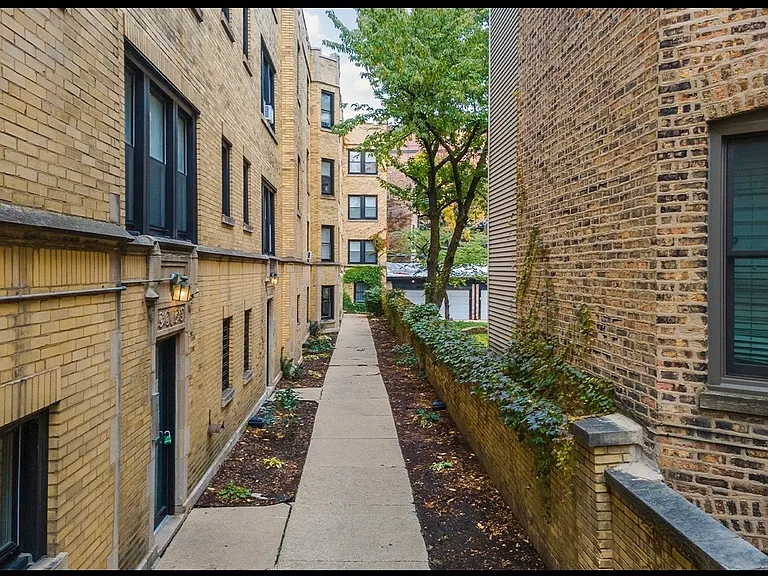 648.5 W Roscoe St #3N — Photo 3