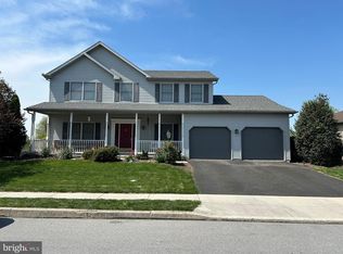 2212 Canterbury Dr, Mechanicsburg, PA 17055