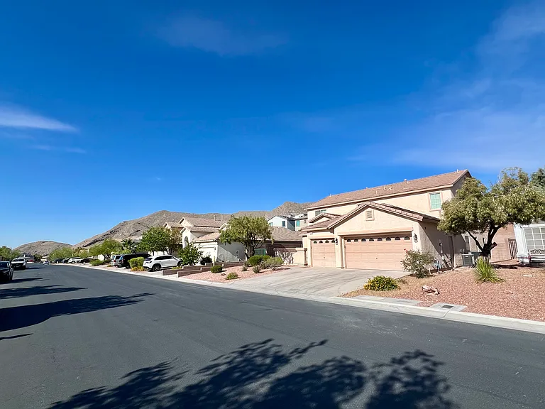 4337 Governors Hill St — Photo 2