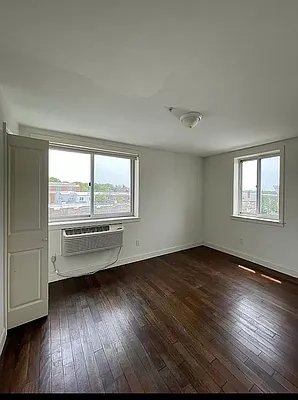 Rented by Celine Moradof-Nazarian, LREB | media 2