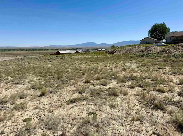 4 Sierra Madre Dr, Saratoga, WY 82331