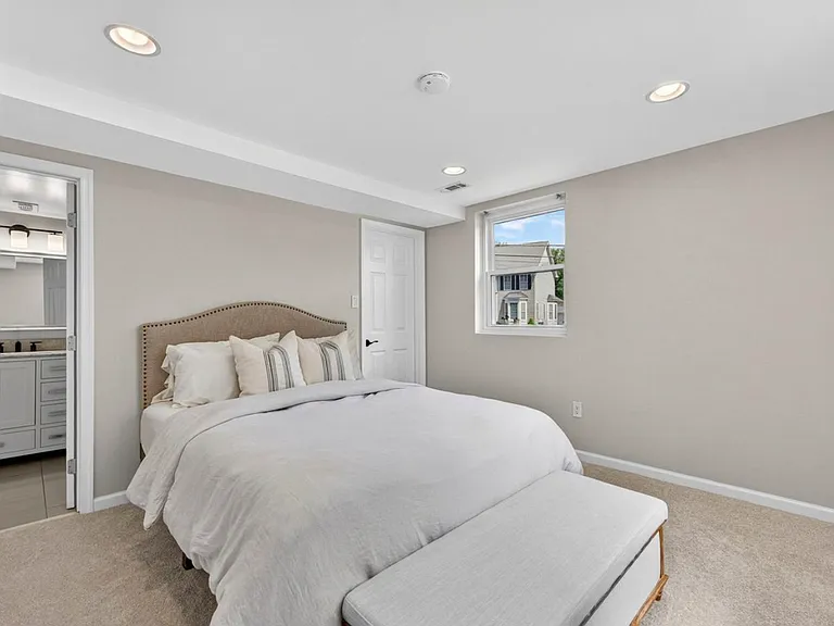 1109 Hillcrest Dr SW — Photo 32