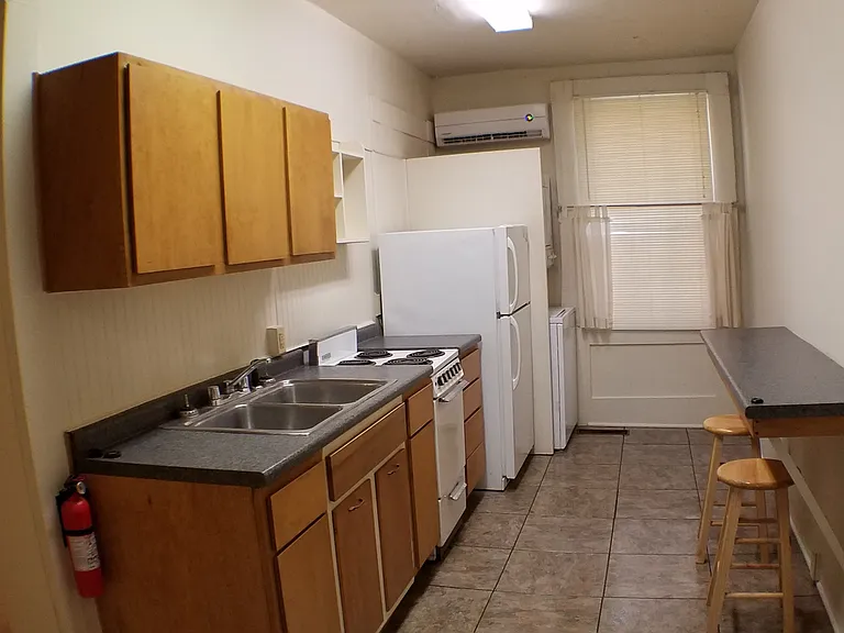 360 S Upper St #2 — Photo 3