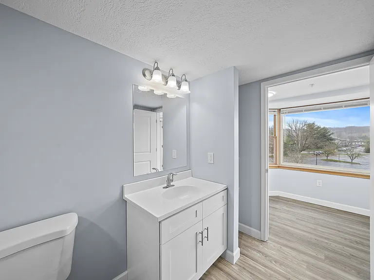 1735 Merriman Rd #101 — Photo 3