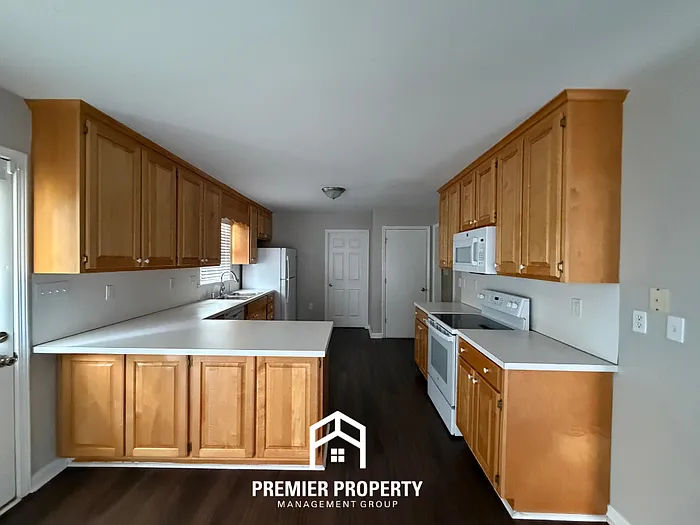7118 Roundstone Dr — Photo 6