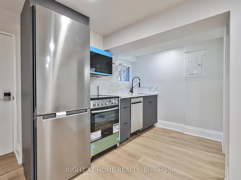 248 Garden Ave #LOWER — Photo 10