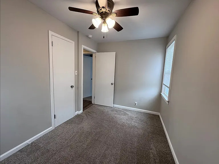 2704 S Macedonia Ave — Photo 16