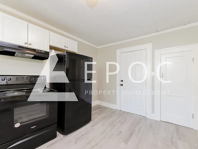 1231 Winfield Dr — Photo 5