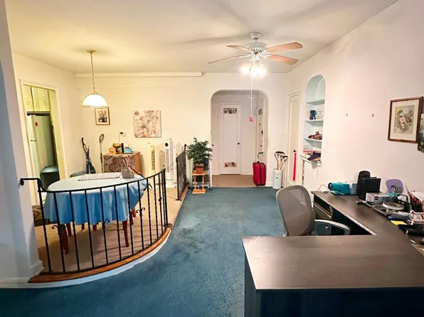 69-40 Yellowstone Boulevard image 3 of 18