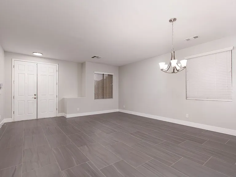 57 Ashby Hills Ct — Photo 6