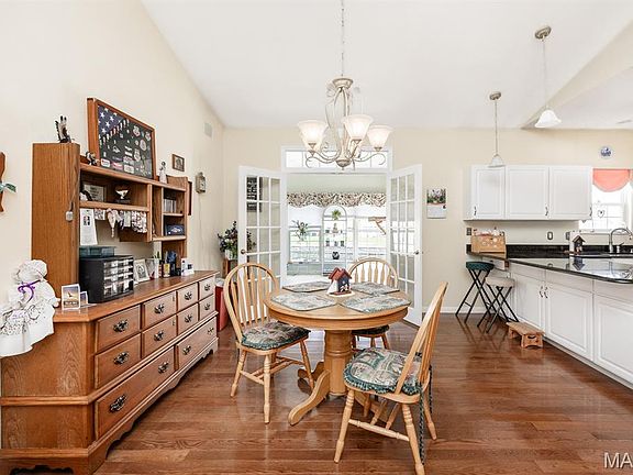 5th image of 119 Saint Christopher Ct