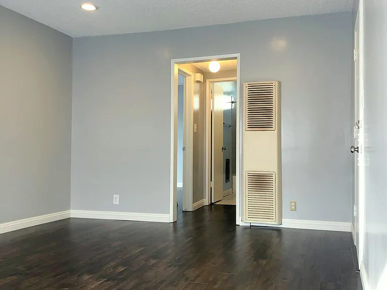 420 N Marguerita Ave #C — Photo 6
