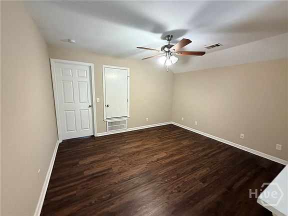 3rd image of 171 Fox Glen Court