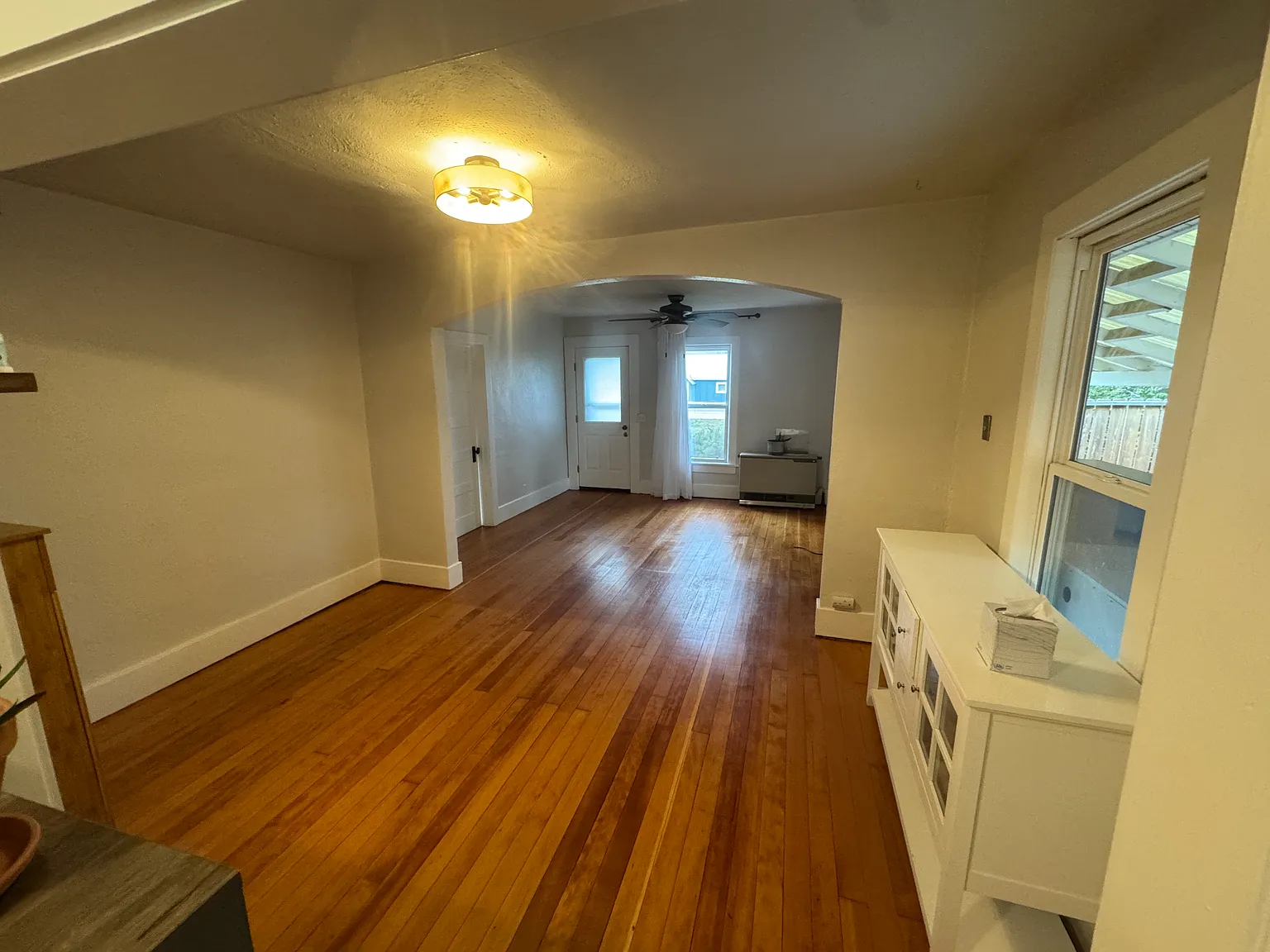 2 bed, 846 sqft, $2,300 — Photo 3