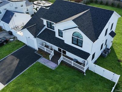 551 Grand Avenue, Lindenhurst, NY, 11757