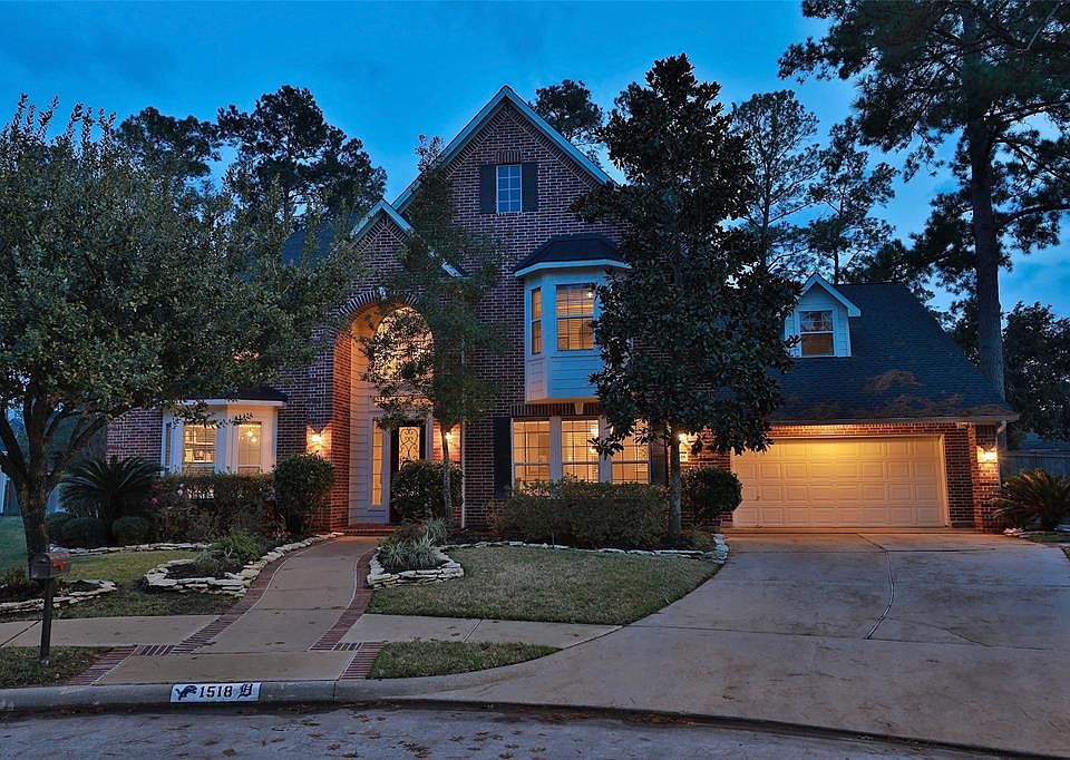 Traditional beauty with outstanding updates located in beautiful Gleannloch Farms