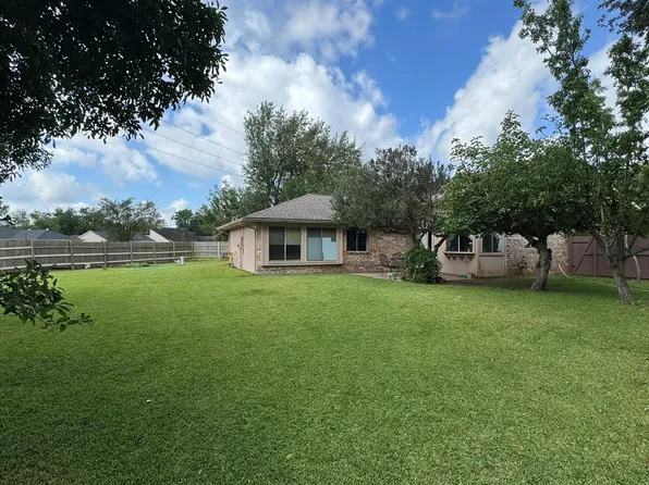 1919 Iron Rdg, Sugar Land, TX 77478