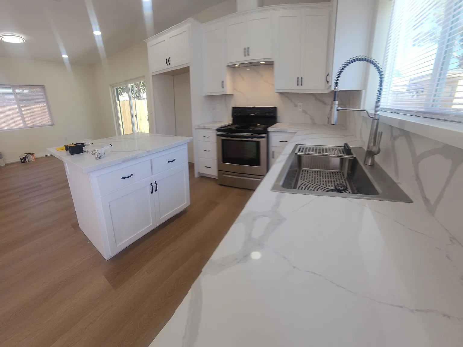 4 bed, $4,250 — Photo 2