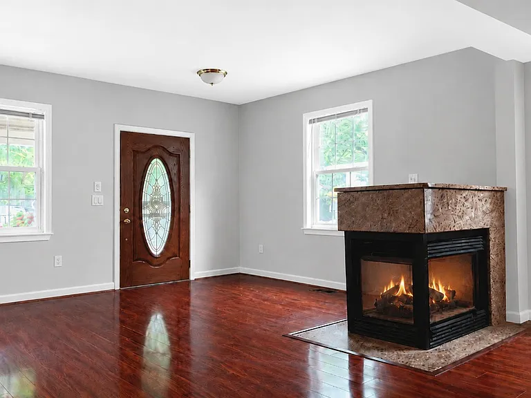 2603 Hamlin St NE — Photo 3