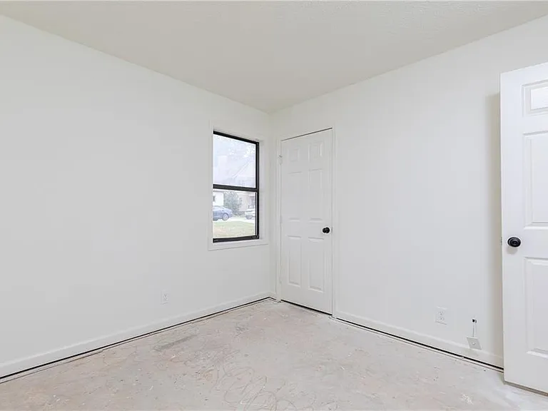 1601 Walker St SE #B — Photo 10