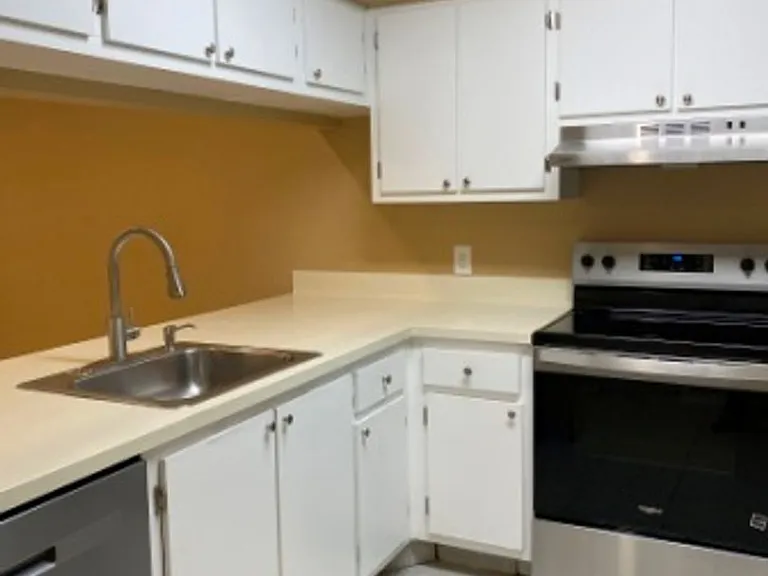 1215 Sophie Blvd — Photo 11