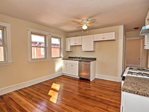 5th image of 185 Marlboro St