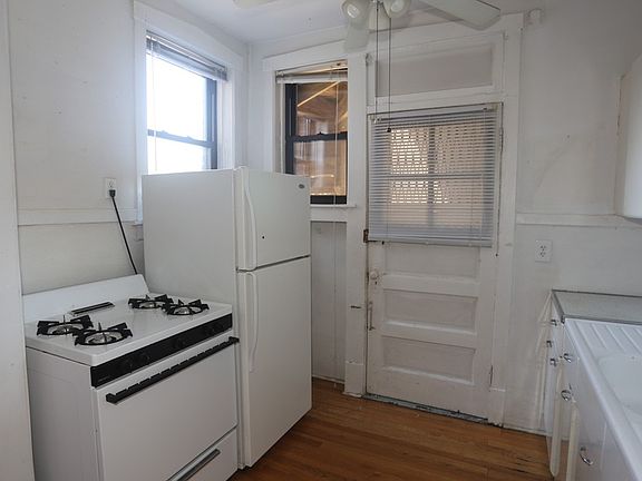 3rd image of 6365 W Arlington #44