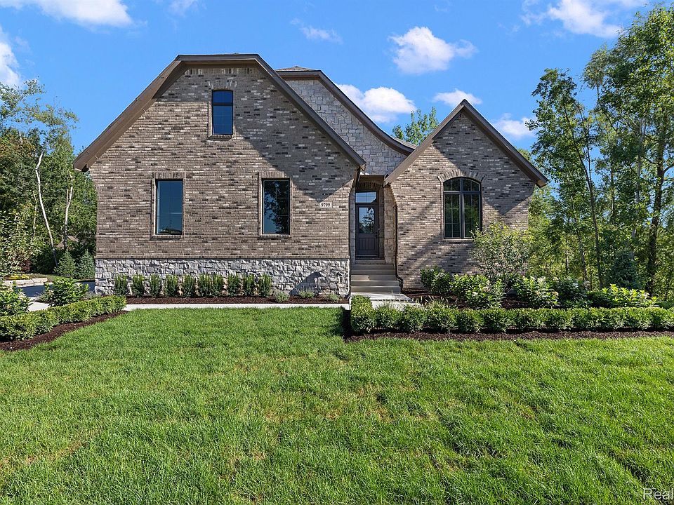 1st image of 9799 Lake Edge Dr