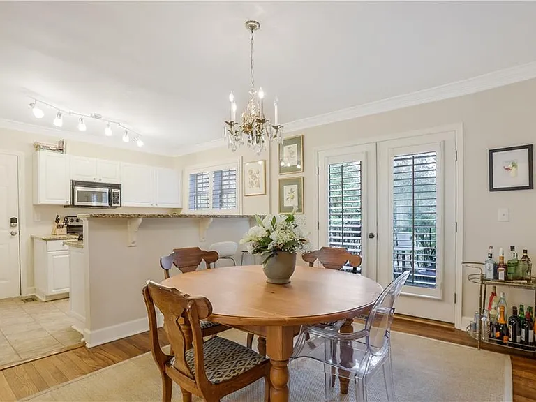 115 Peachtree Memorial Dr NW #C2 — Photo 10