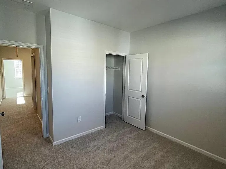 1049 Islip Pl — Photo 24