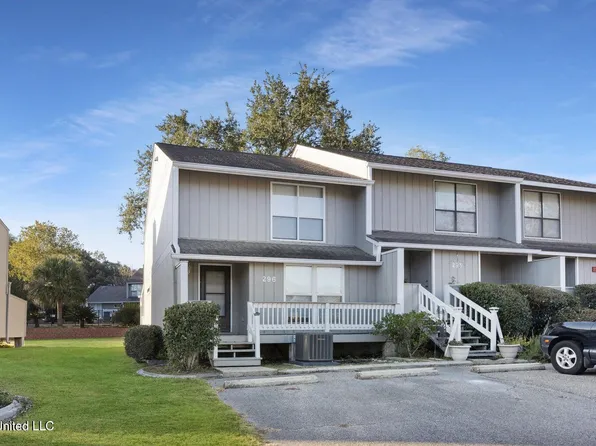 296 Highpoint Dr, Diamondhead, MS 39525