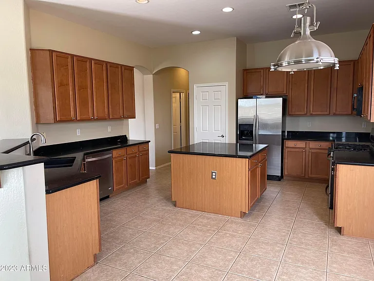 2619 E Hazeltine Way — Photo 5