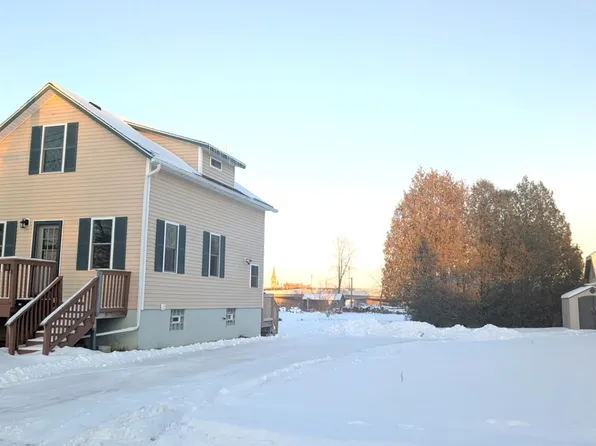 1419 School St, Two Rivers, WI 54241