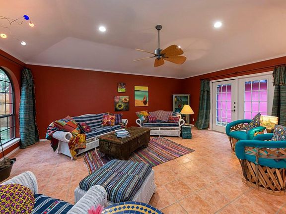 2nd image of 206 Doral Ln