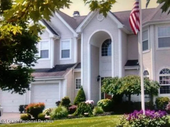 138 Nobility Ct, Toms River, NJ 08755