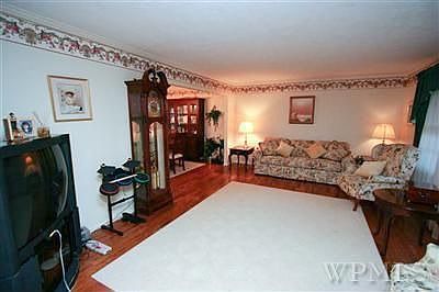 4th image of 3579 Suncrest Ave