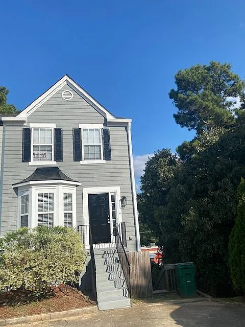 1665 Barrington Overlook