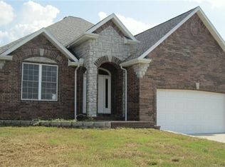 1410 E Fairwind, Ozark, MO 65721