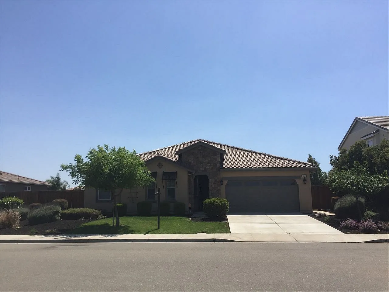 1009 Citron Dr photo 1