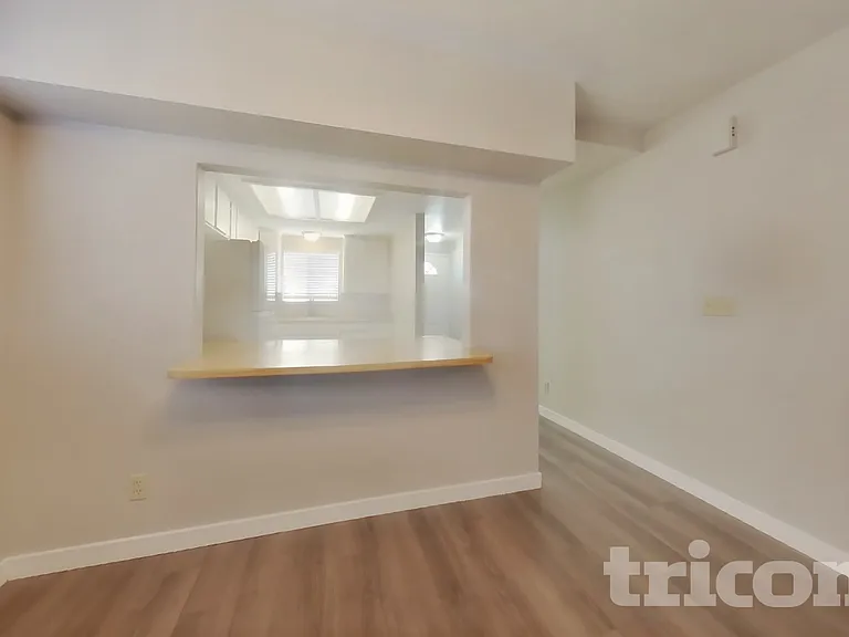 1630 E Lake Ct — Photo 4