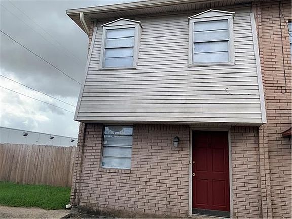 2nd image of 1425 Hickory Ave #D