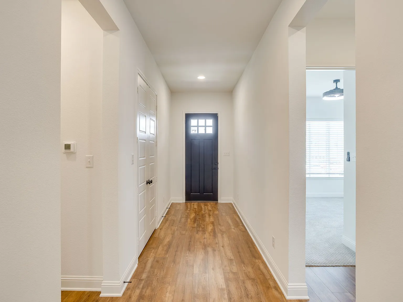 3 bed, 2280 sqft, $3,475 — Photo 3