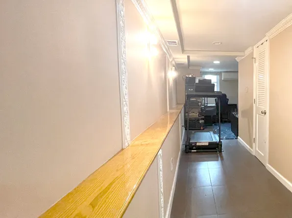 2963 Voorhies Avenue image 42 of 53