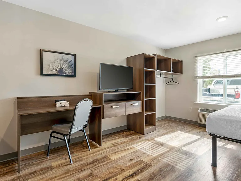 Studio Suite - 1 Queen Bed
