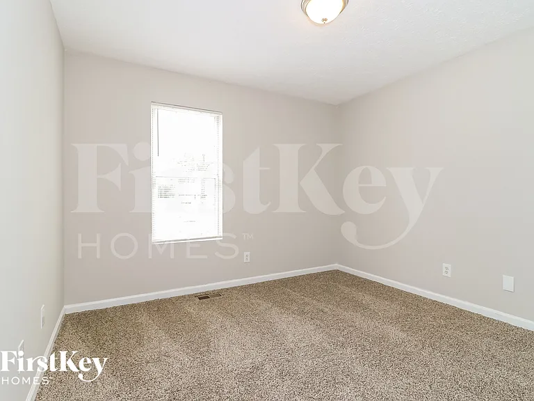 1074 Bridle Creek Dr — Photo 11
