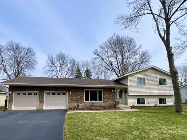 1197 Jackson St S, Shakopee, MN 55379