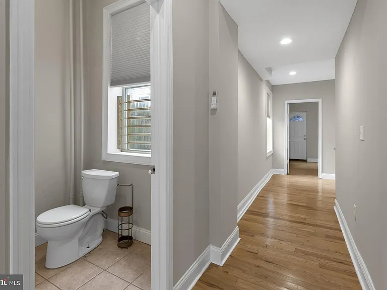 1302 N 19th St #1 — Photo 8