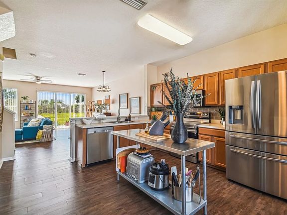 4th image of 8862 Christie Dr